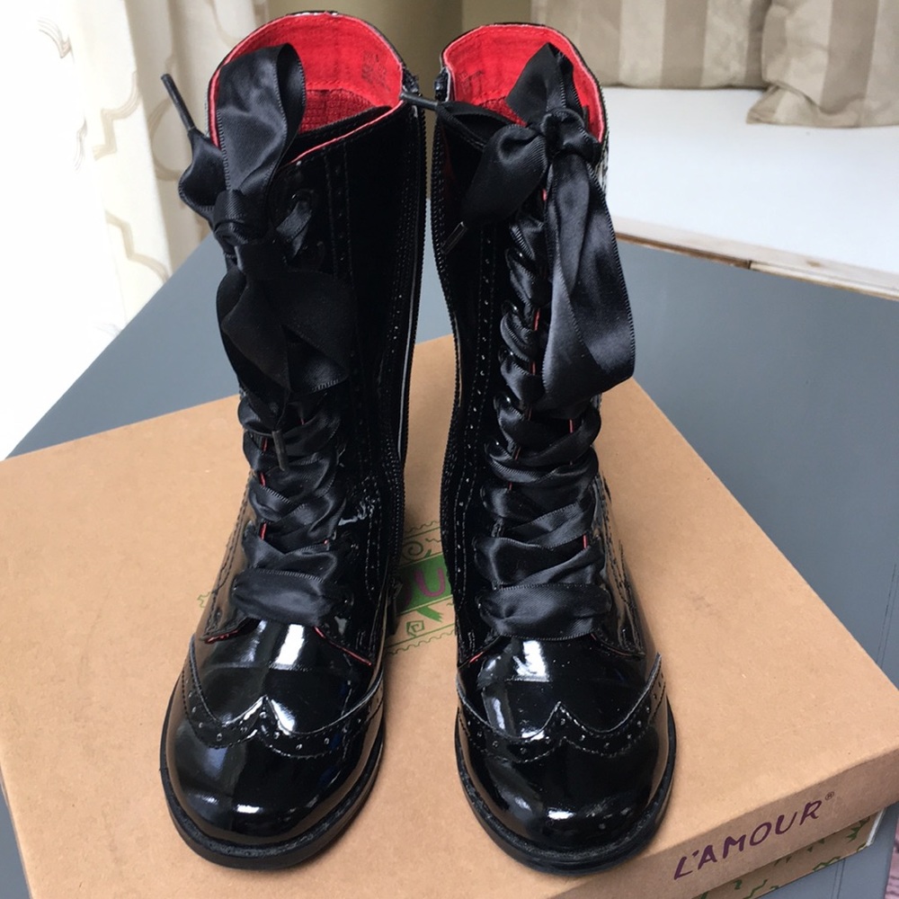 Toddler patten leather tie up boots